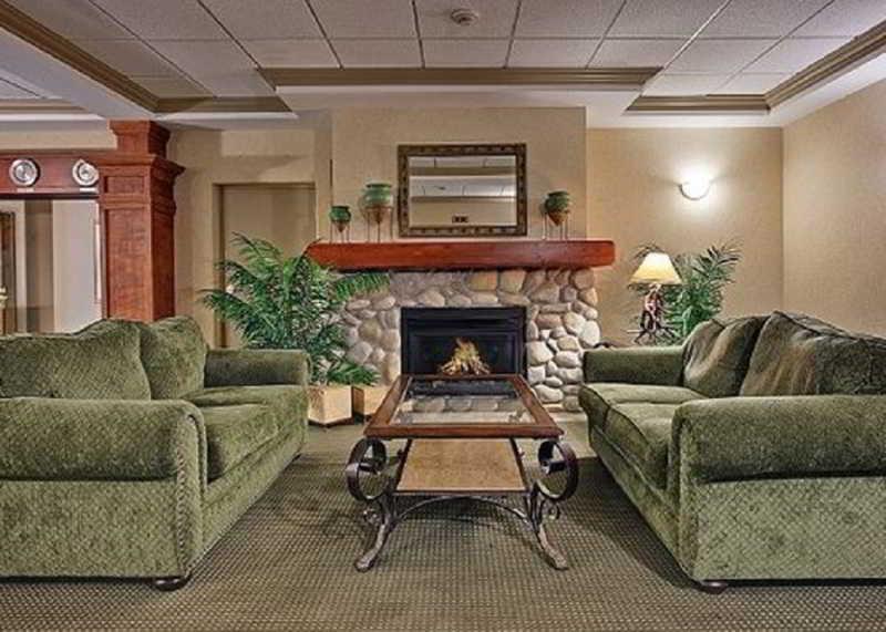 Comfort Inn & Suites Salmon Arm Exterior foto