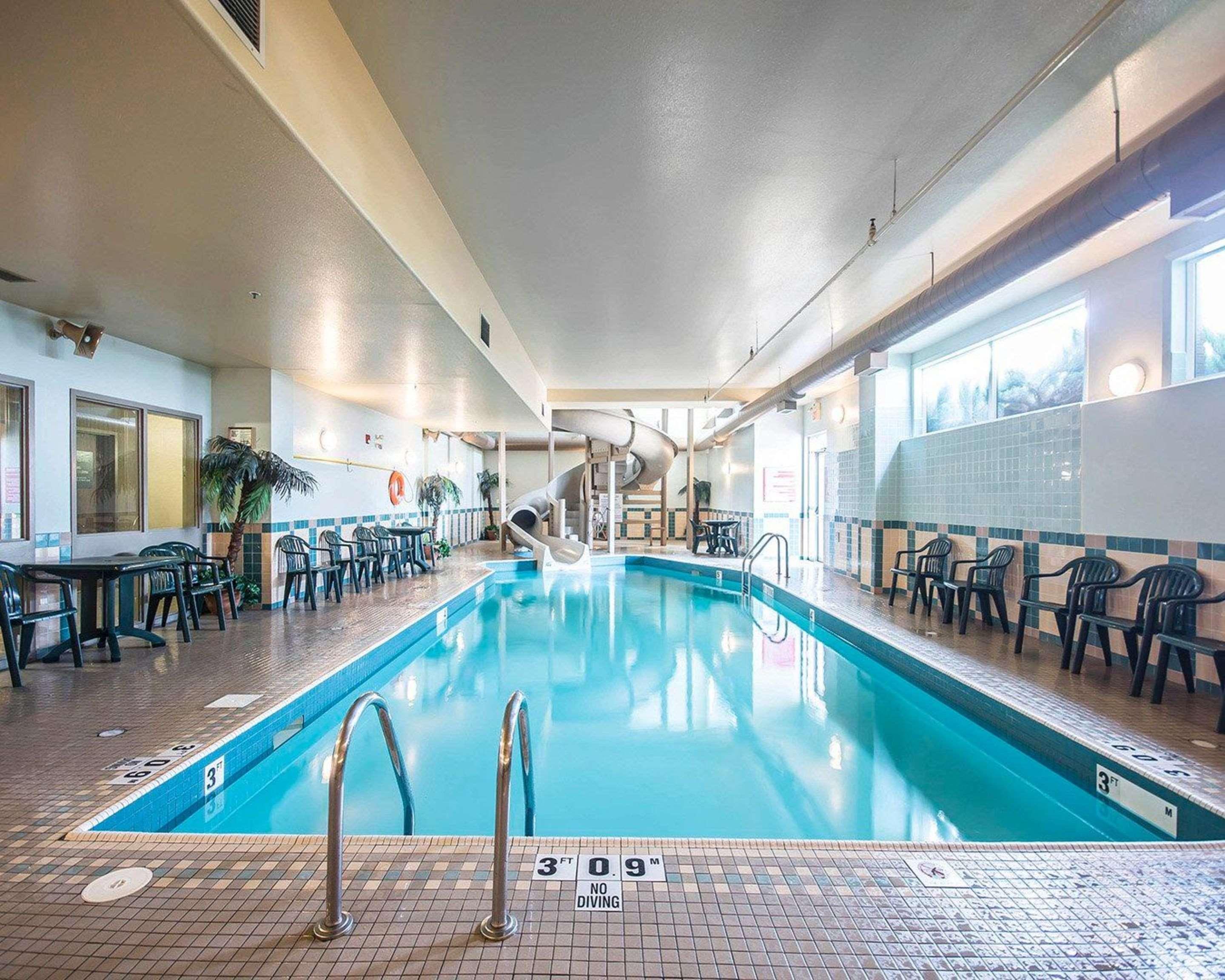 Comfort Inn & Suites Salmon Arm Exterior foto