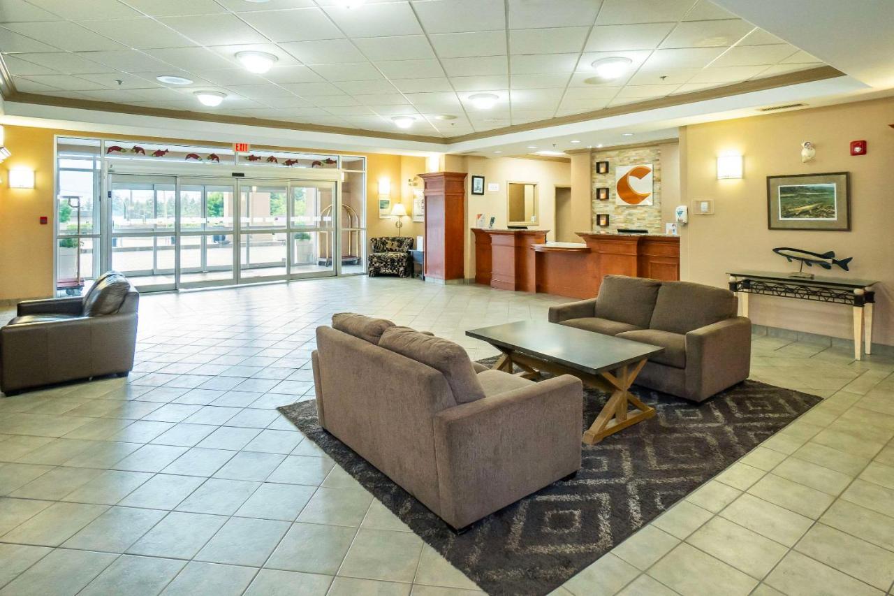 Comfort Inn & Suites Salmon Arm Exterior foto