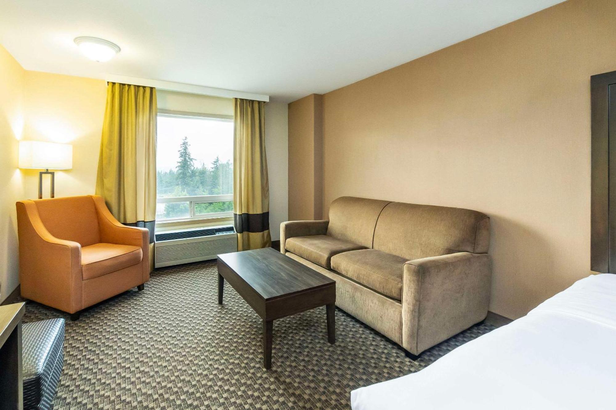 Comfort Inn & Suites Salmon Arm Exterior foto