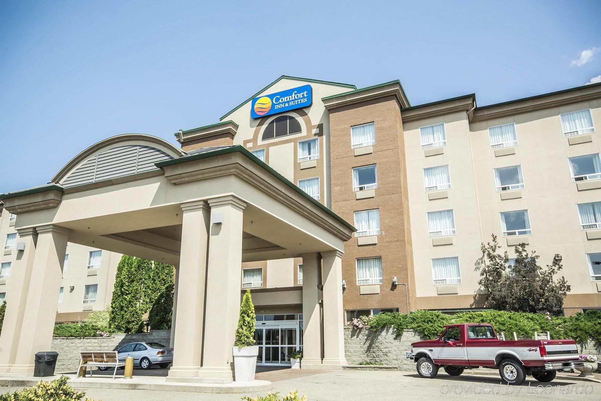 Comfort Inn & Suites Salmon Arm Exterior foto
