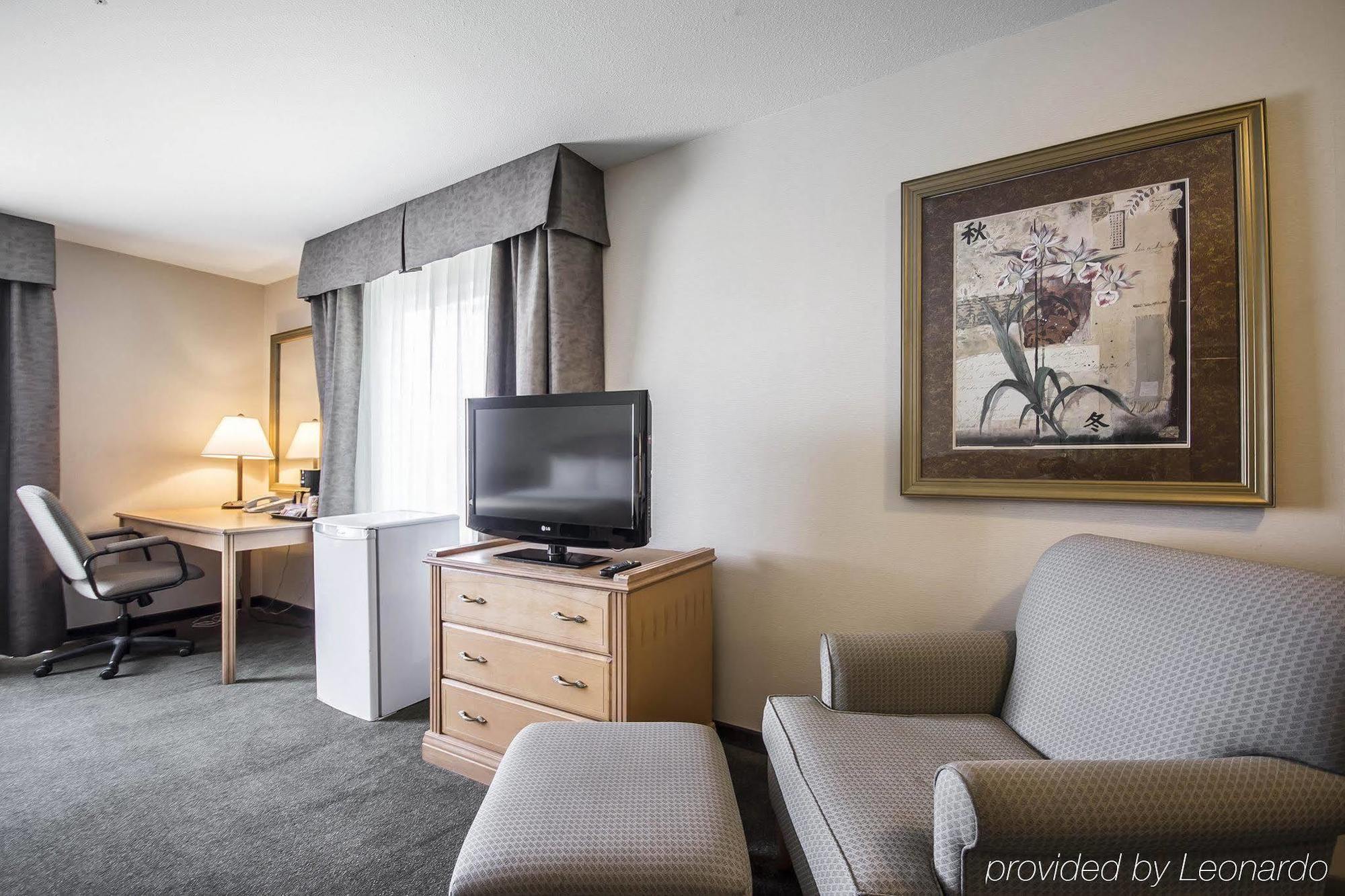 Comfort Inn & Suites Salmon Arm Exterior foto